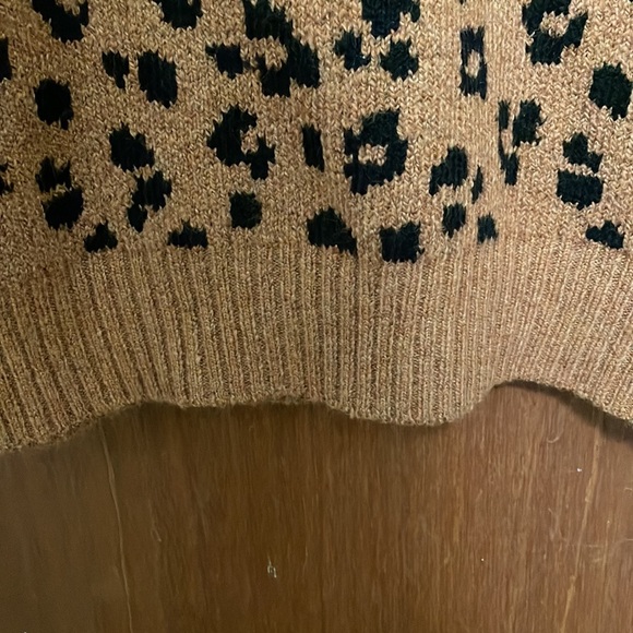 NWT Old Navy Cheetah Print Sweater - Picture 4 of 9